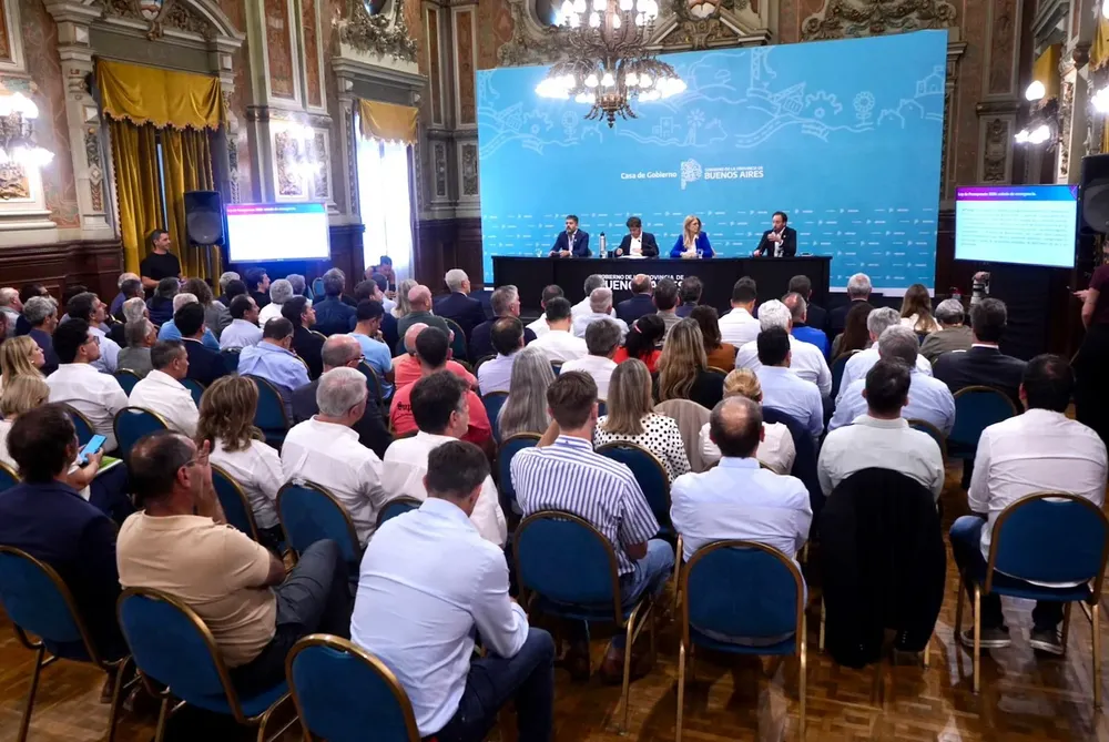 Kicillof junto a Intendentes