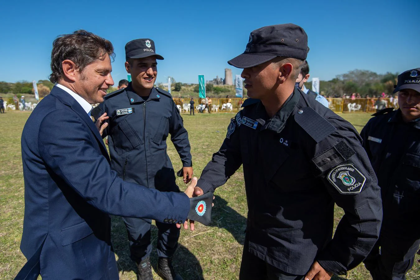 Kicillof formaliza la recomposición salarial para la Policía Bonaerense