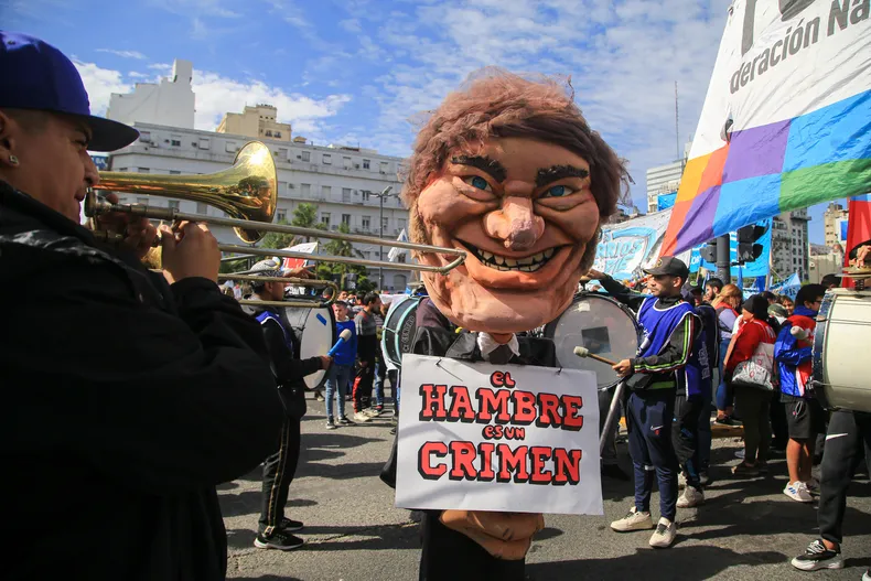 Sindicatos y organizaciones sociales se movilizan contra el Gobierno