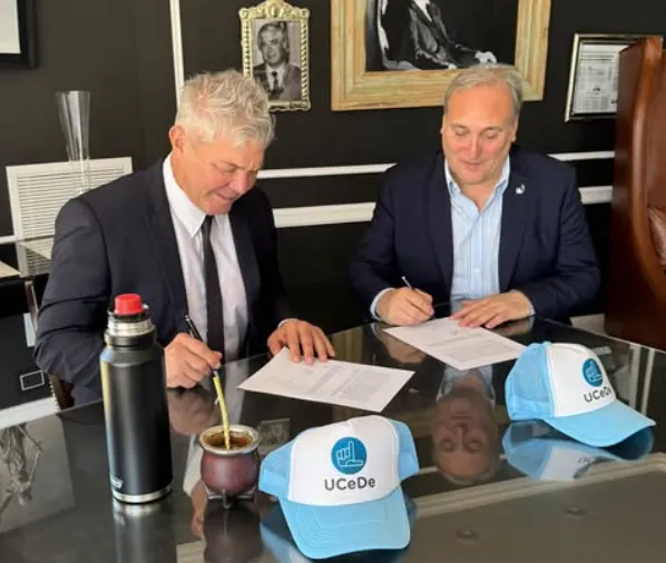 Fernando Burlando, candidato de la UCeDe Fernando Burlando, candidato de la UCeDe