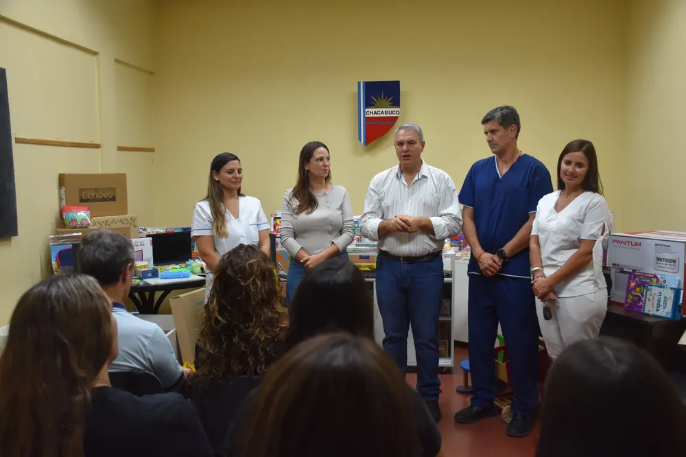 Golía entregó equipamiento, tecnología y juegos didácticos al Centro de Niñez