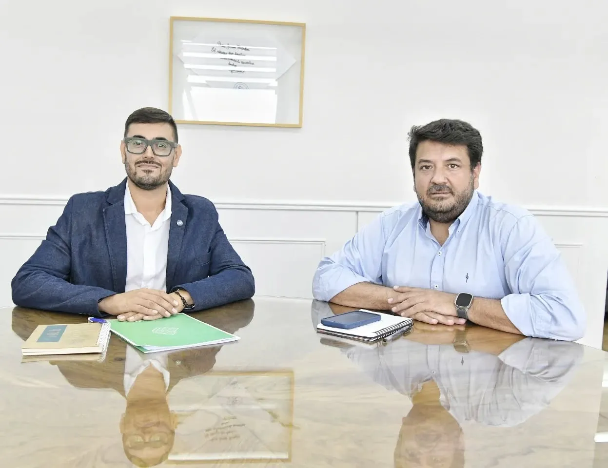 Nebot se reunió en La Plata con Mena.