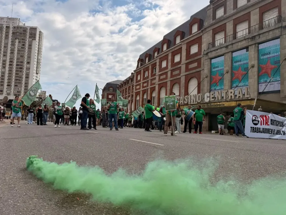 Casineros de la Asociación de Empleados de Administración, Maestranza y Servicios (AMS) Casineros de la Asociación de Empleados de Administración, Maestranza y Servicios (AMS)