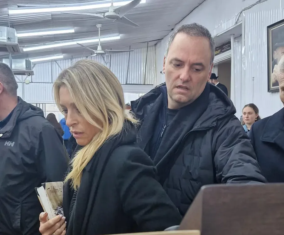 Jet privado, facturas y dudas: la Justicia avanza sobre los viajes de Adorni