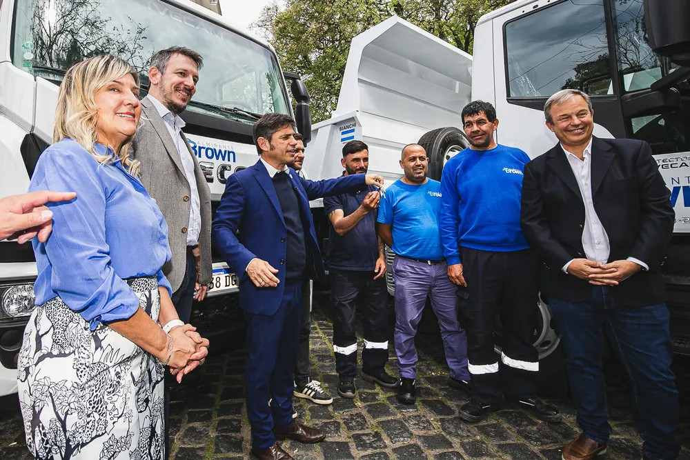 El Municipio de Alte Brown presentó una nueva flota de camiones, maquinaria y equipamiento
