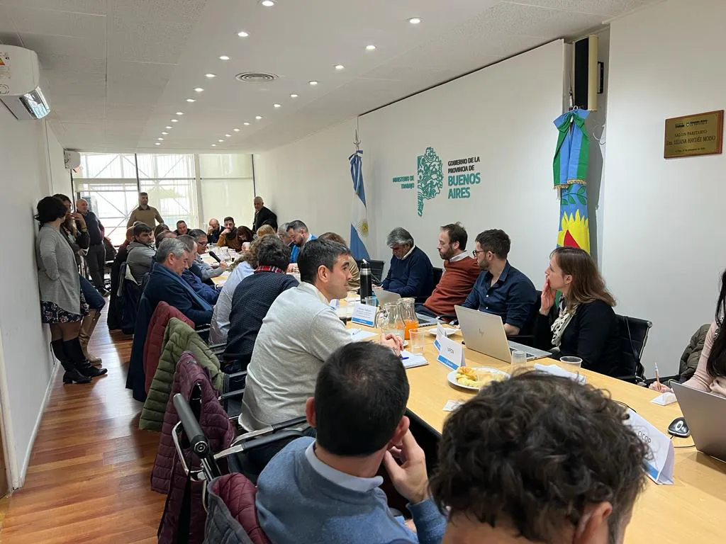 Estatales bonaerenses exigen reapertura de paritarias