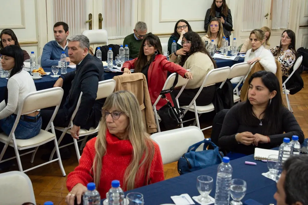 Ludopatía: Legisladores bonaerenses se reunieron con la Subsecretaria de Salud Mental de la provincia Ludopatía: Legisladores bonaerenses se reunieron con la Subsecretaria de Salud Mental de la provincia
