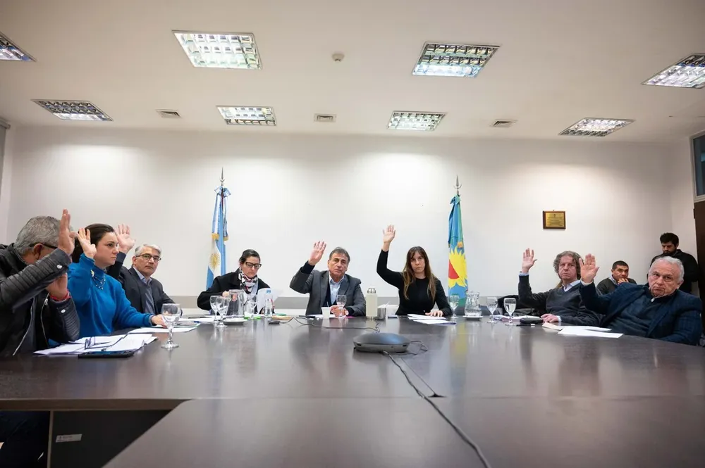 Diputados bonaerenses en plenario de comisiones.