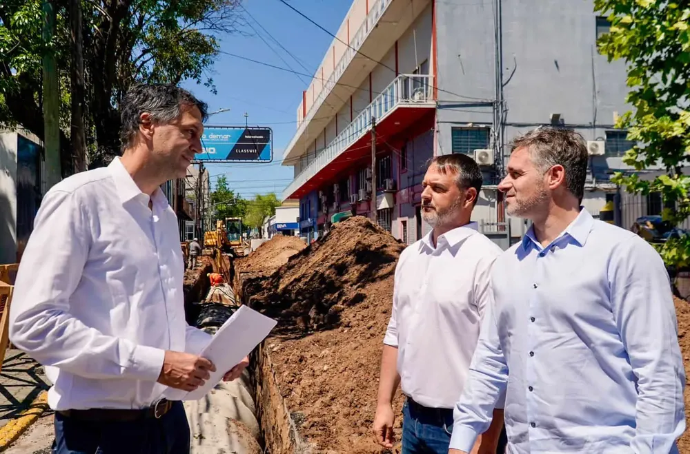 Achával recorrió la obra hidráulica que avanza en el centro de Pilar (1)
