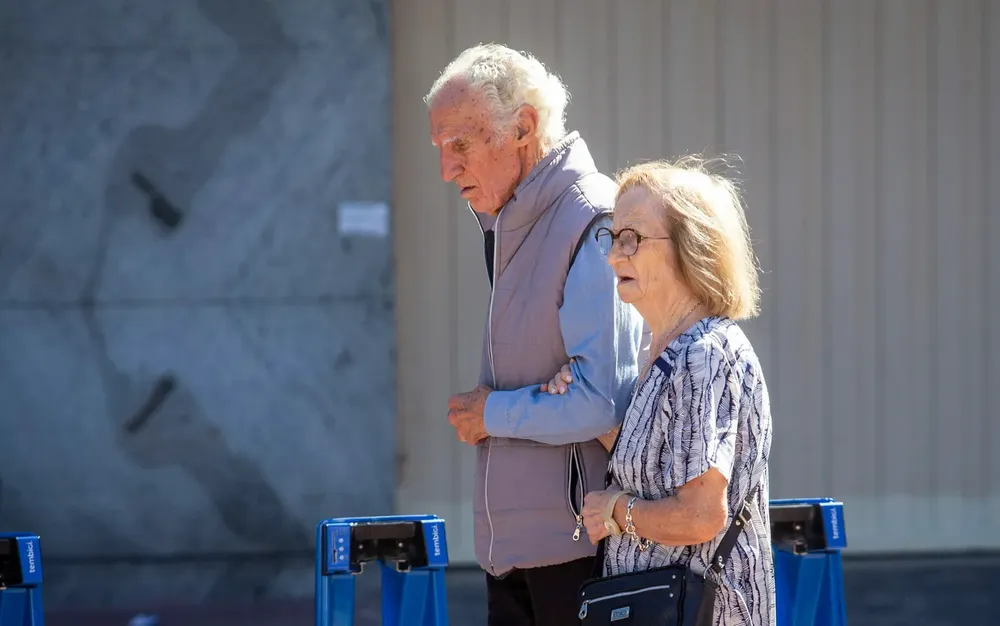 Jubilaciones en caída libre: el ajuste de Milei que sostiene el superávit