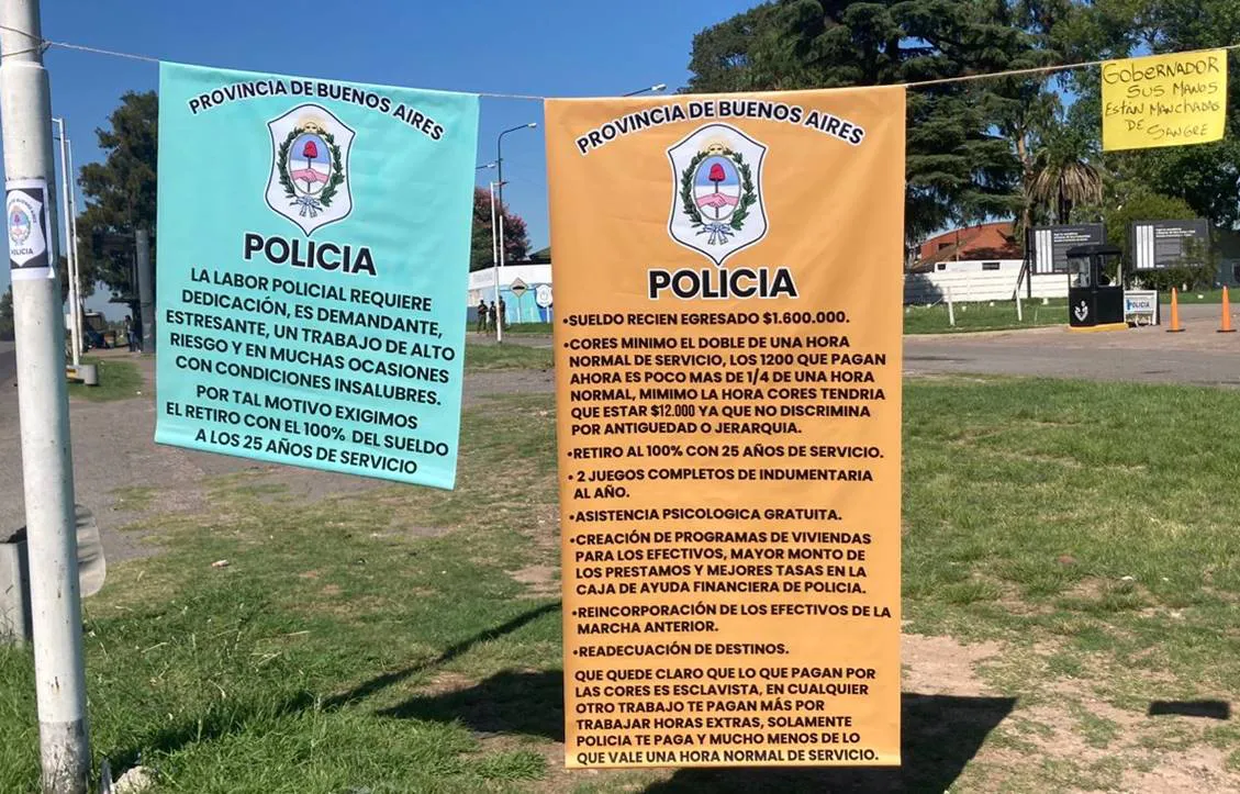 Policía Bonaerense exige aumentos y amenaza con acuartelarse Policía Bonaerense exige aumentos y amenaza con acuartelarse