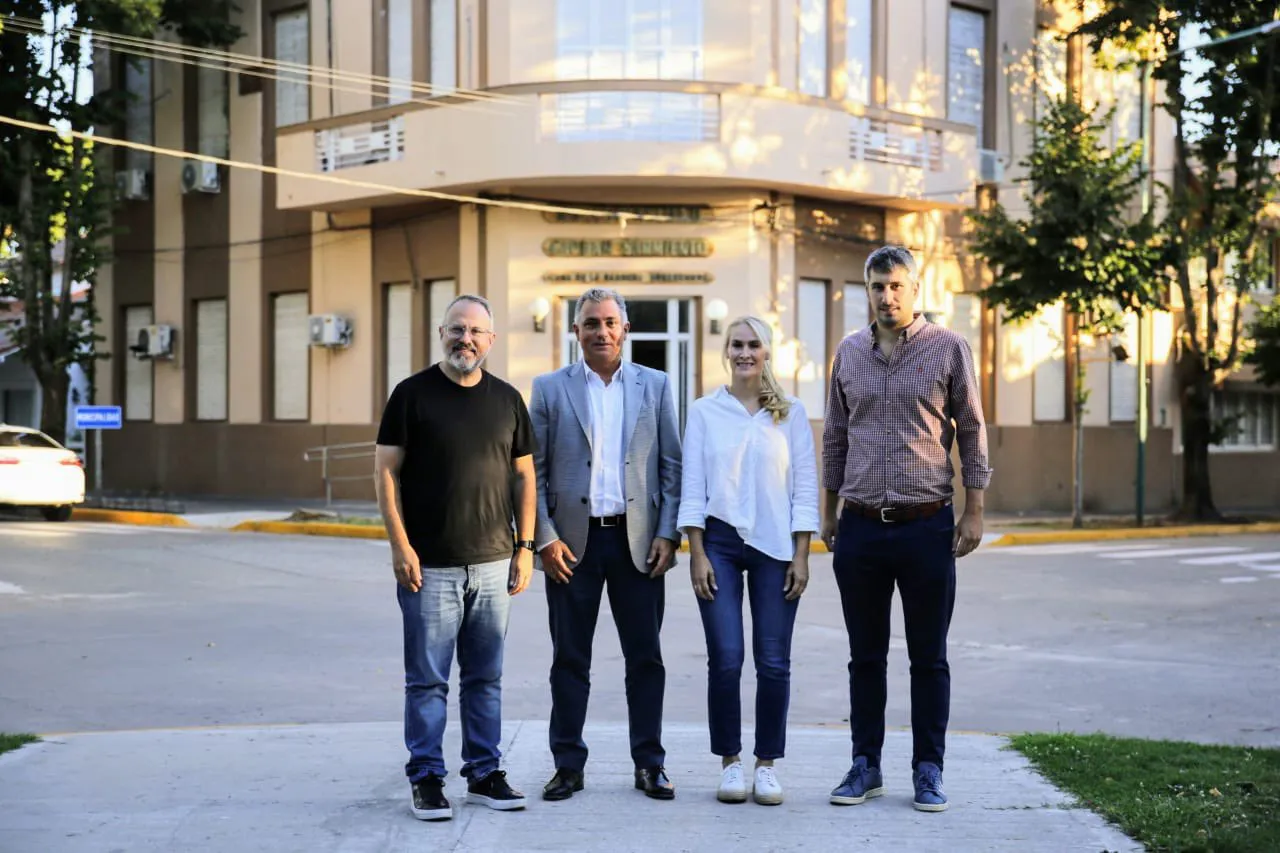 El PRO pierde otro distrito bonaerense: ¿Quién pegó el portazo y se sumó a LLA? El PRO pierde otro distrito bonaerense: ¿Quién pegó el portazo y se sumó a LLA?