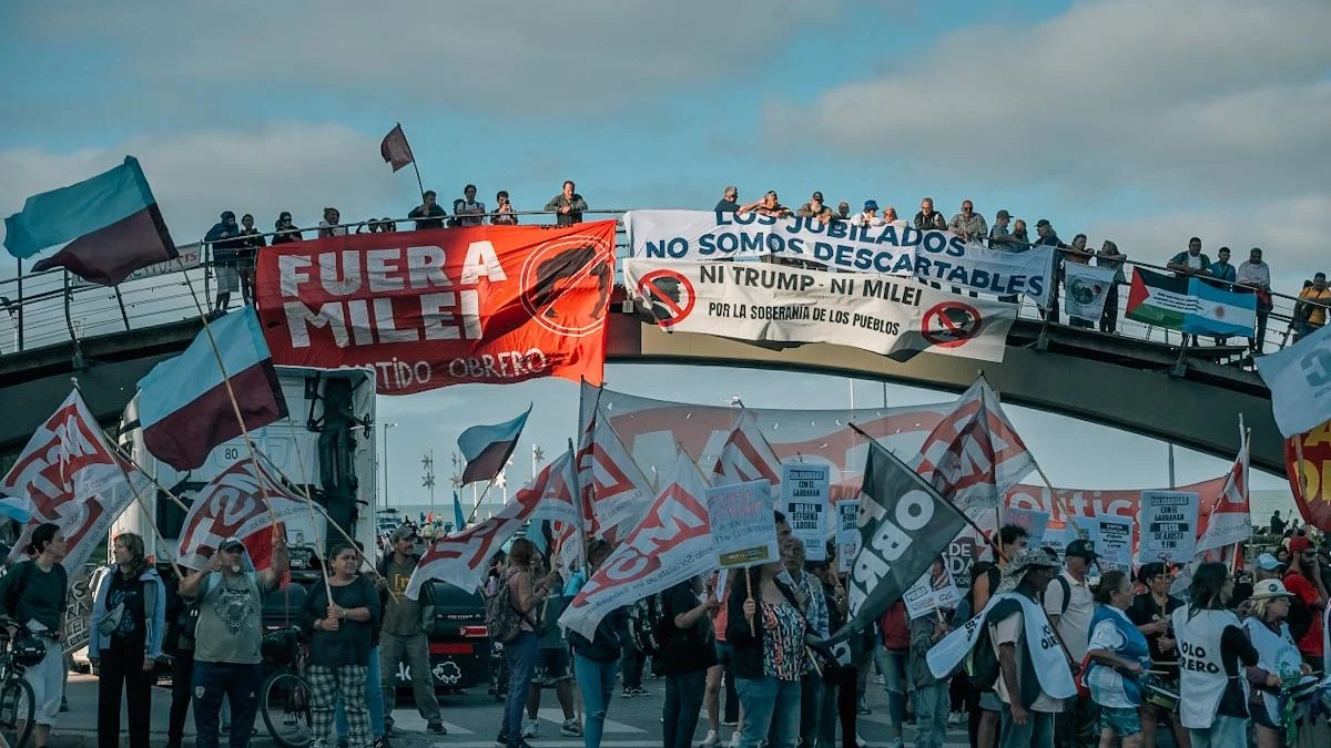 Shows, protestas y un detenido: Milei en Mar del Plata