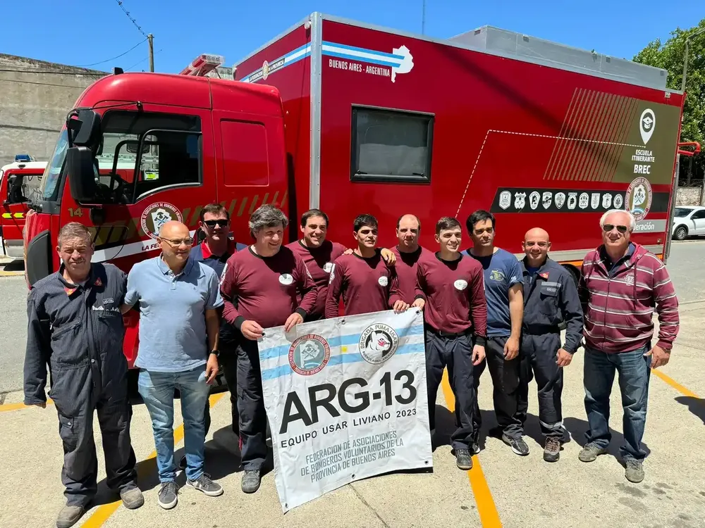 El terremoto en Venezuela moviliza a los bomberos bonaerenses y pone a prueba el engranaje humanitario.