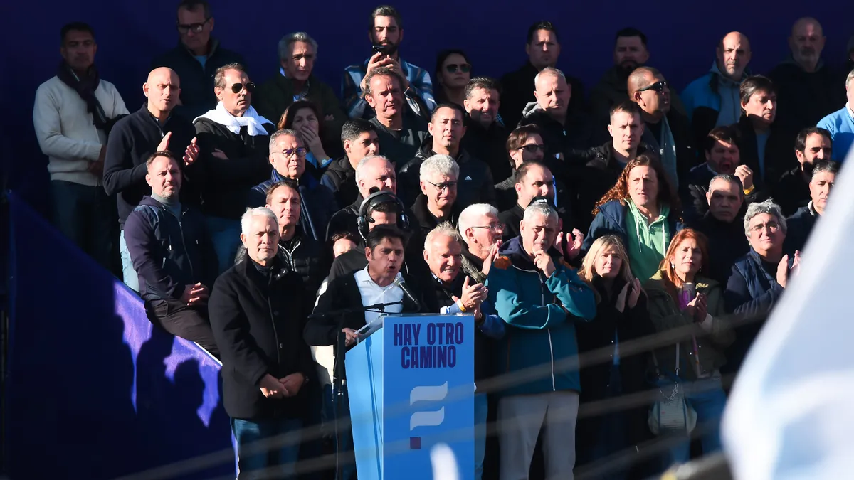 Kicillof junto a intendentes del MDF