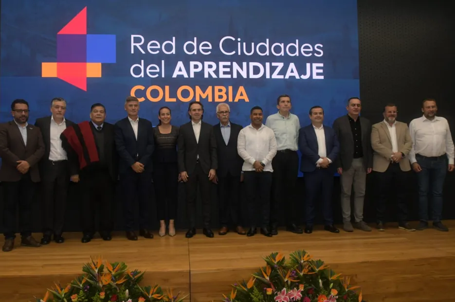 Ishii participó de un encuentro clave de la Red de Ciudades del Aprendizaje en Colombia