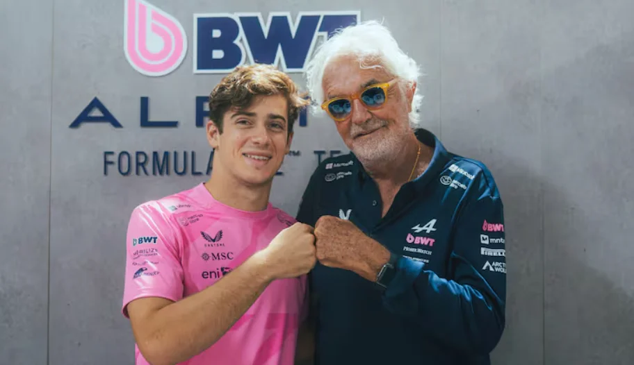 Colapinto junto a Briatore