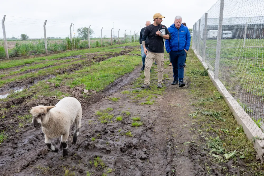 Carlos-Balor-visito-la-Fundacion-Planeta-Vivo