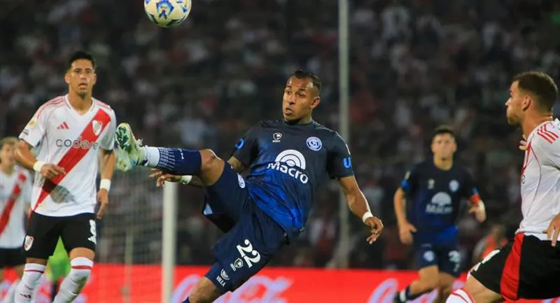 River e Independiente de Rivadavia se miden por Copa Argentina.