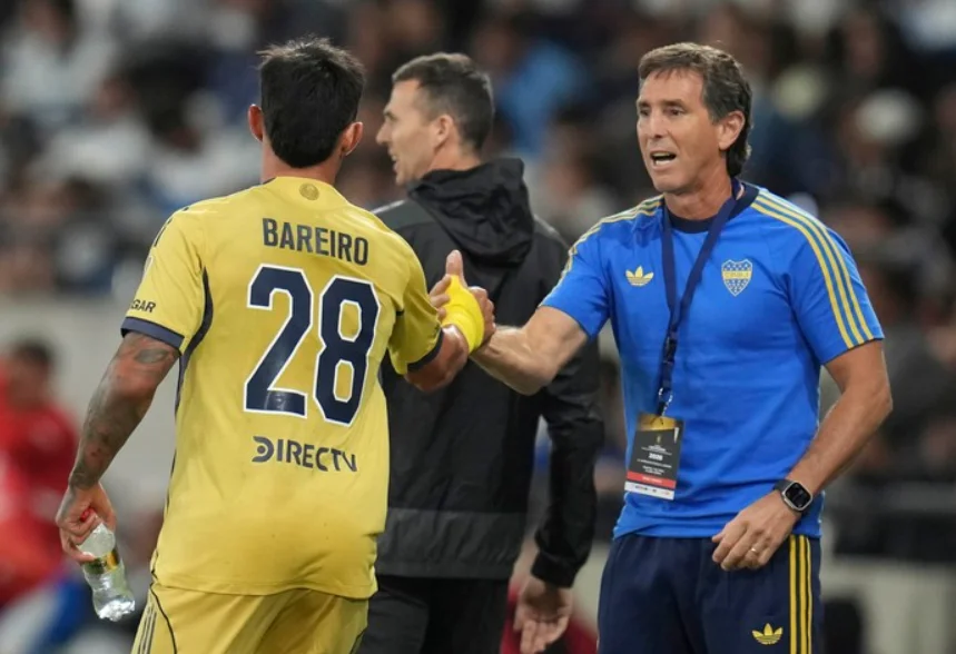 Úbeda celebró el triunfo de Boca en Chile.