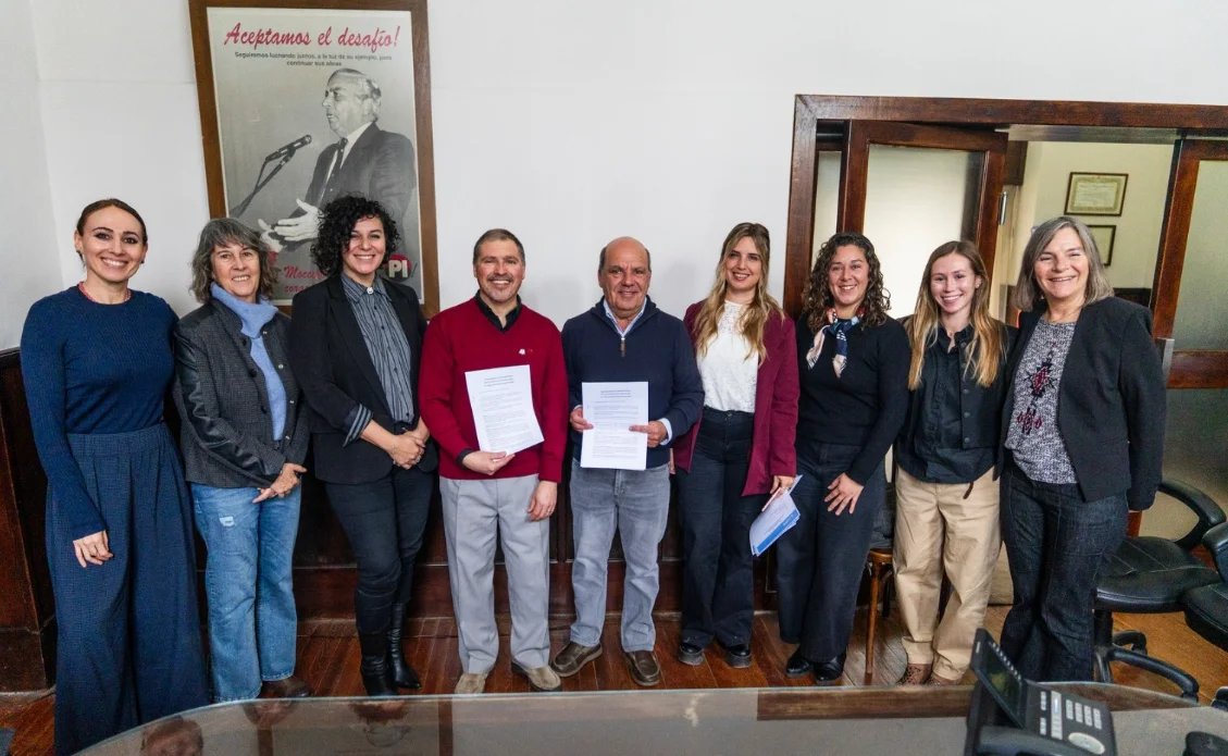Moccero firmó un convenio de colaboración con la Unión Industrial de Bahía Blanca