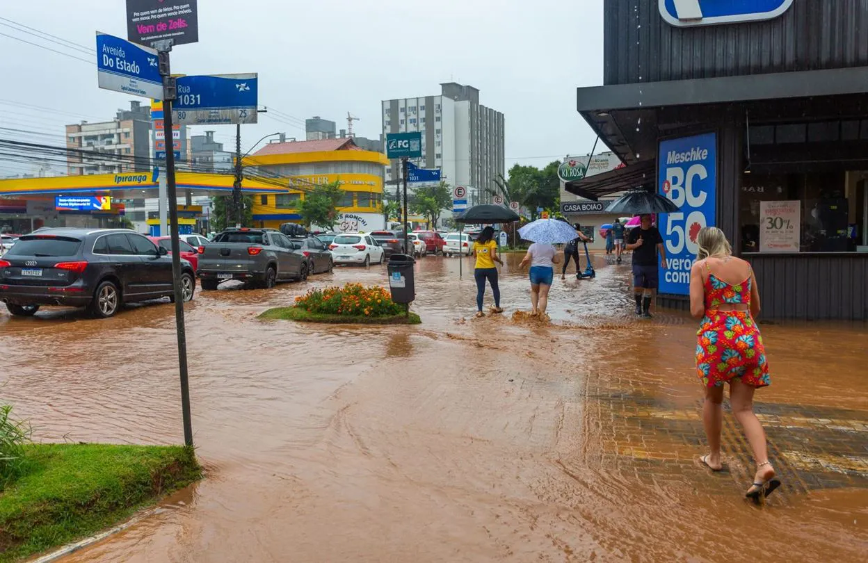 Lluvias intensas en Brasil: Camboriú y Florianópolis bajo alerta roja
