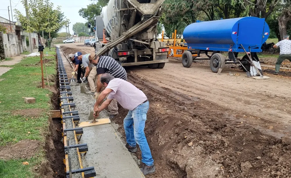 Cordón cuneta en Rojas