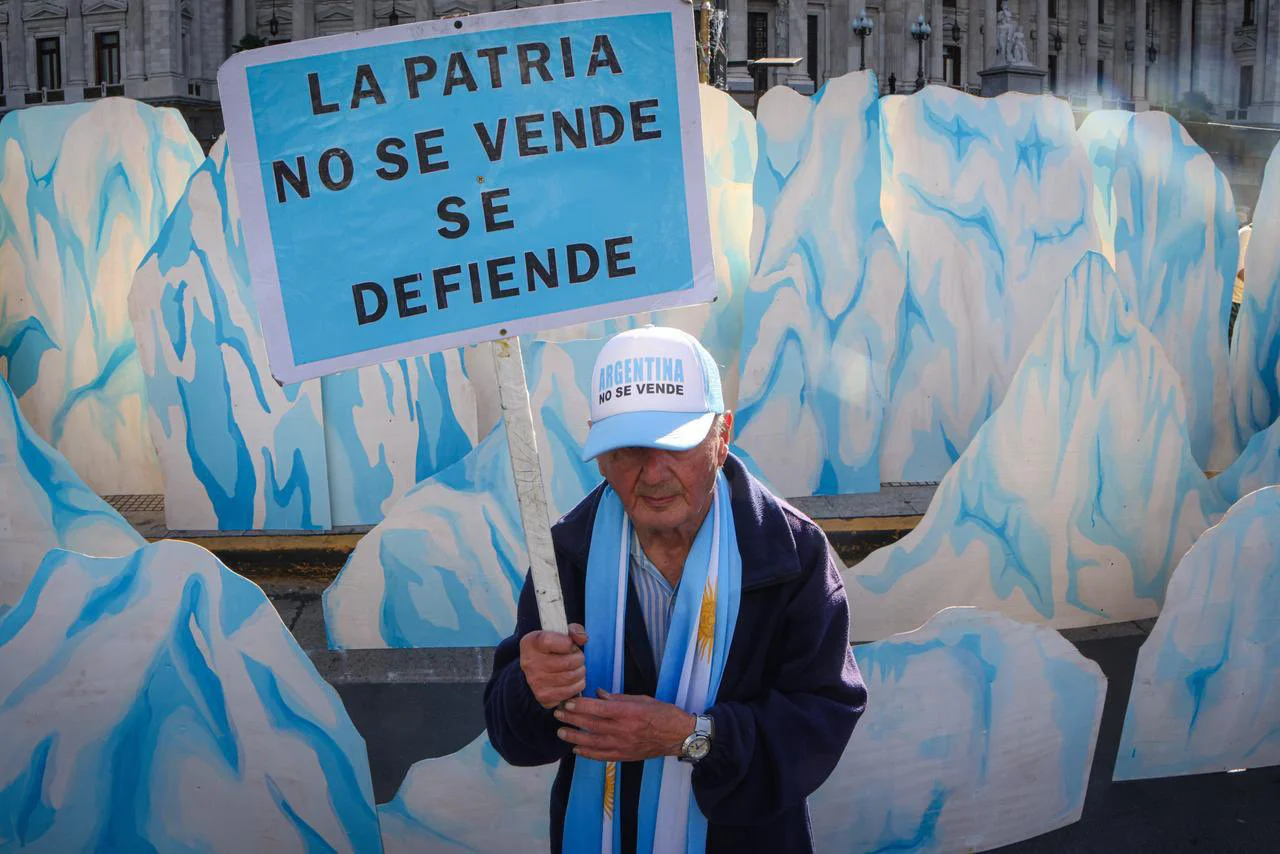 Reforma de glaciares: rechazo transversal bonaerense por el agua, la producción y el giro extractivo