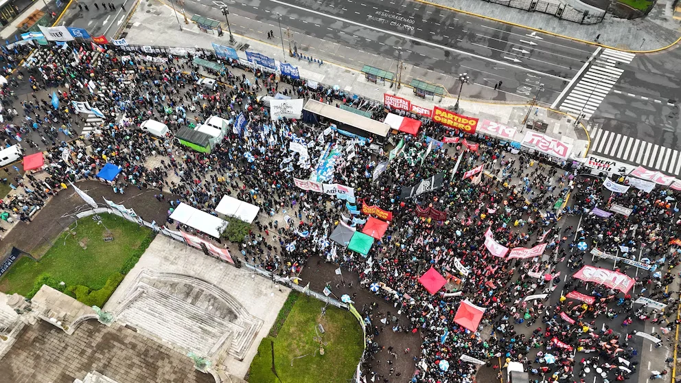 Plaza Congreso Sesión Senado 06-08