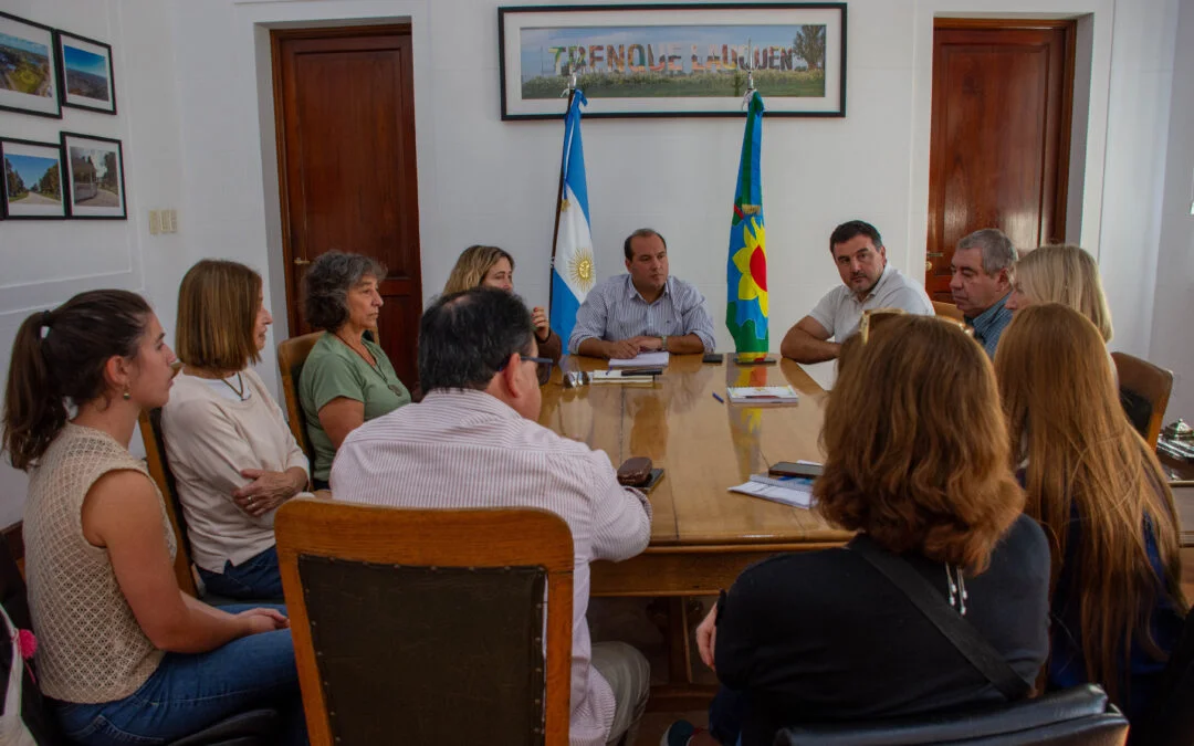Recoulat se reunió con el Grupo Crecer y Beruti inauguró su nuevo playón multideportivo