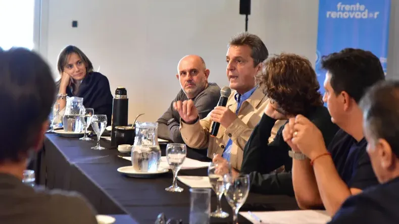 Sergio Massa junto a Malena Galmarini y Alexis Guerrera