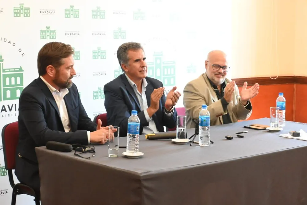 Juanci Martínez firmó el convenio para una obra energética estratégica