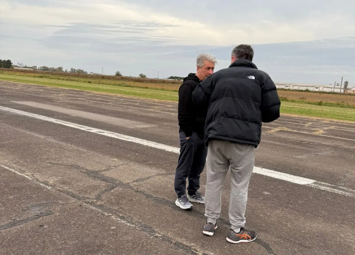 Martínez recorrió la obra de repavimentación del Aeródromo