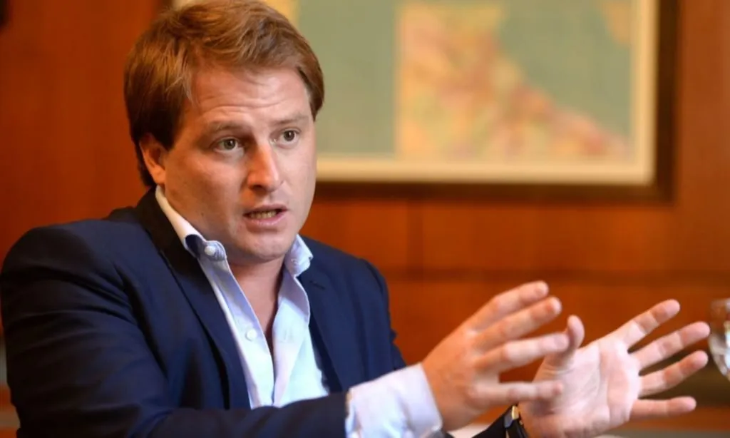 Diputado Alex Campbell