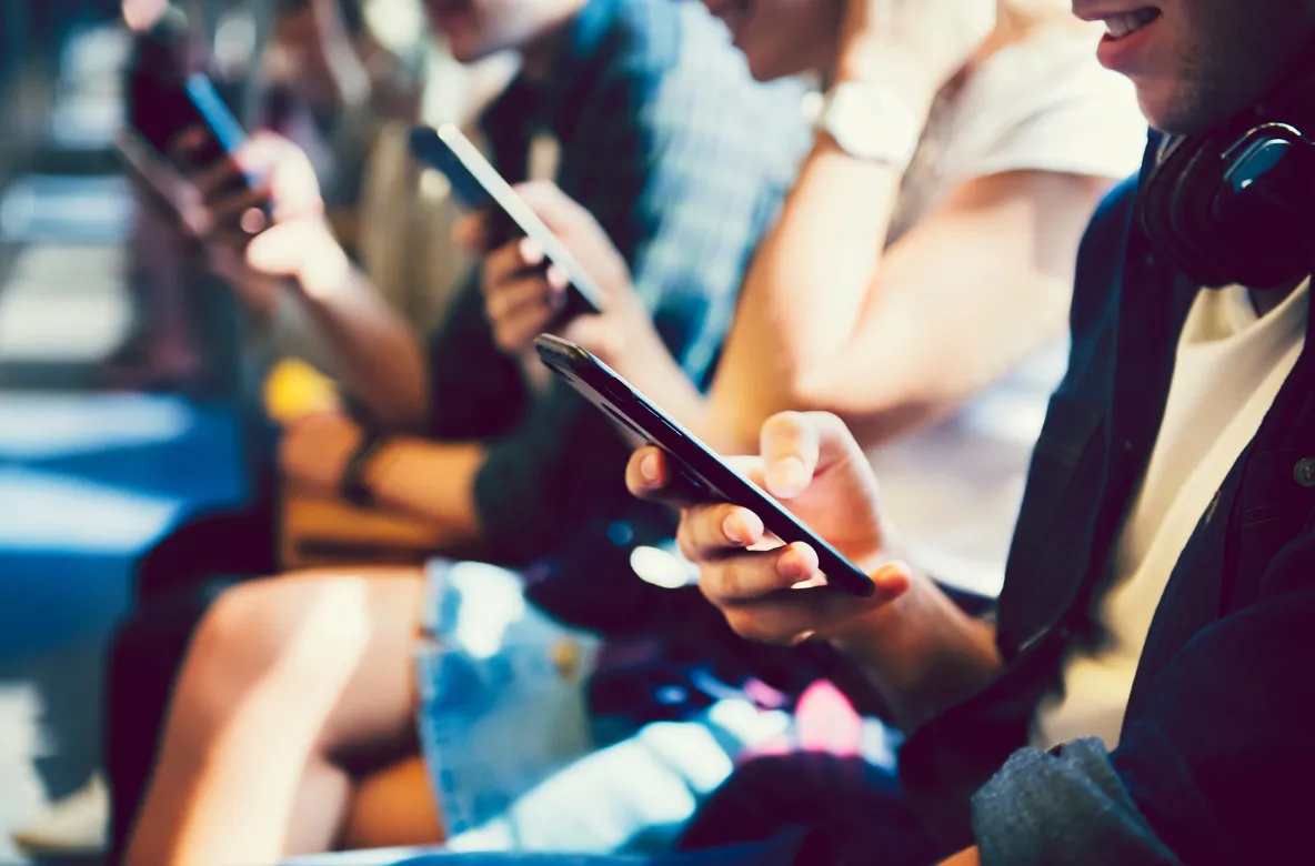 La economía del ‘un toque’: por qué queremos resolver todo desde el celular