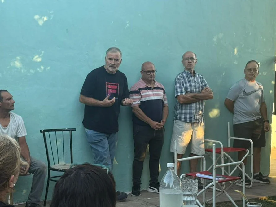 Poletti anunció obras en barrio Las Ranas.