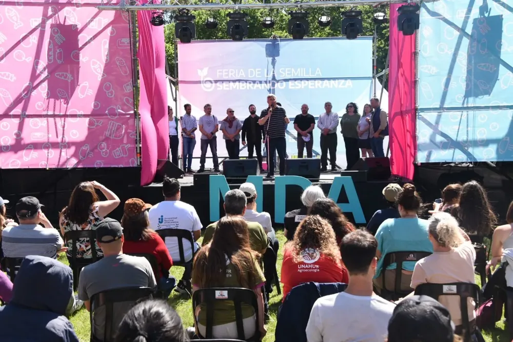 Javier Rodríguez advierte por presión de Estados Unidos para patentar semillas Javier Rodríguez advierte por presión de Estados Unidos para patentar semillas