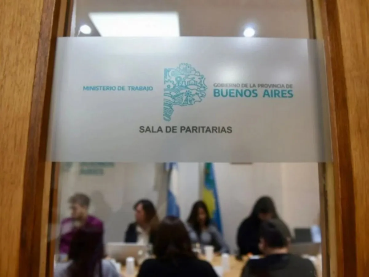 Paritaria bonaerense: acuerdo salarial del 9% en dos tramos para estatales