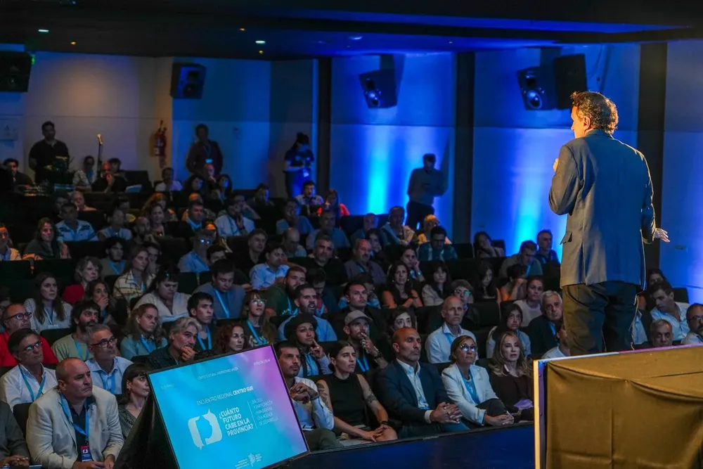 Katopodis en encuentro regional