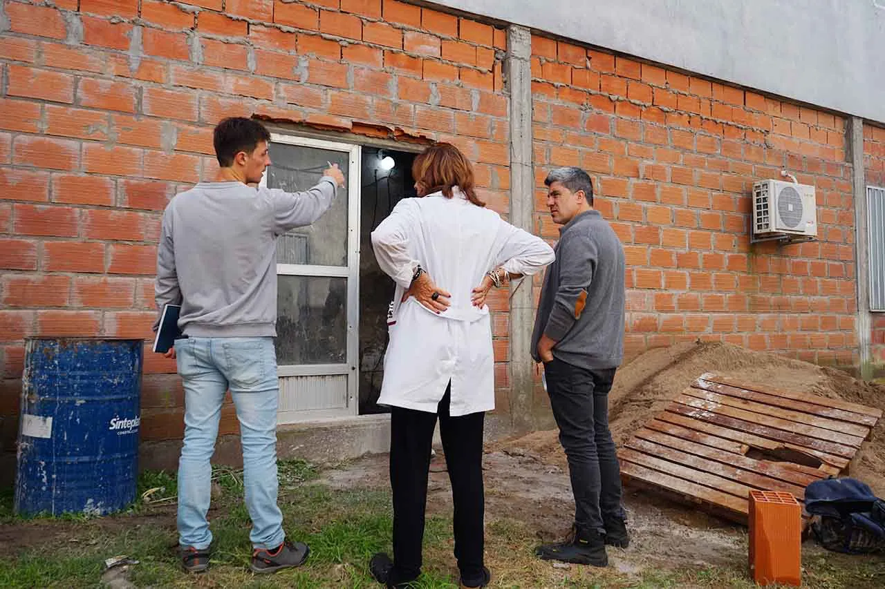 Sector de Esterilización con fondos municipales se inició una obra que complementará a la del tomógrafo